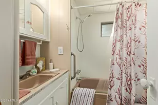 10401 N Cave Creek Rd, Phoenix, AZ 85020 - Photo 23