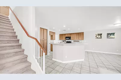 1072 W Windhaven Avenue, Gilbert, AZ 85233 - Photo 3