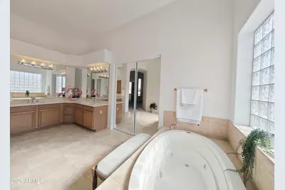 136 E Desert Wind Drive, Phoenix, AZ 85048 - Photo 31