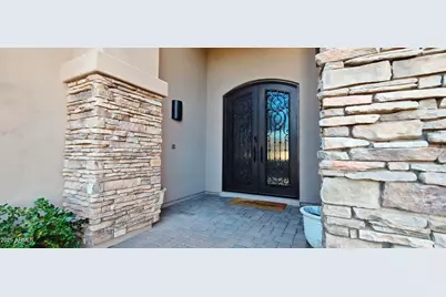 136 E Desert Wind Drive, Phoenix, AZ 85048 - Photo 3