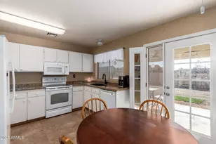 7137 W Mercer Ln, Peoria, AZ 85345 - Photo 11