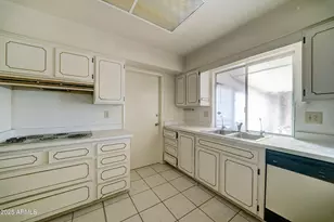 15658 N Lakeforest Dr, Sun City, AZ 85351 - Photo 7