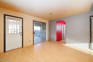 3714 W Echo Ln, Phoenix, AZ 85051 - Photo 11