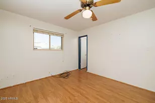 3714 W Echo Ln, Phoenix, AZ 85051 - Photo 15