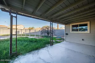 3714 W Echo Ln, Phoenix, AZ 85051 - Photo 21