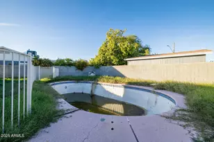 3714 W Echo Ln, Phoenix, AZ 85051 - Photo 23