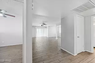 3445 E Earll Dr, Phoenix, AZ 85018 - Photo 3