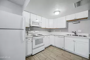 3445 E Earll Dr, Phoenix, AZ 85018 - Photo 7