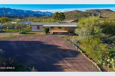 33300 S Jeanne Lane, Black Canyon City, AZ 85324 - Photo 1