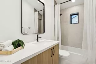 6330 N 10th Dr, Phoenix, AZ 85013 - Photo 27