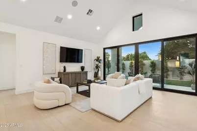 6330 N 10th Drive, Phoenix, AZ 85013 - Photo 7