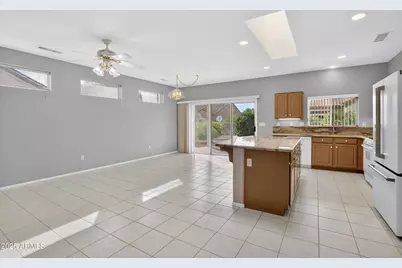 13025 W Meeker Boulevard, Sun City West, AZ 85375 - Photo 7