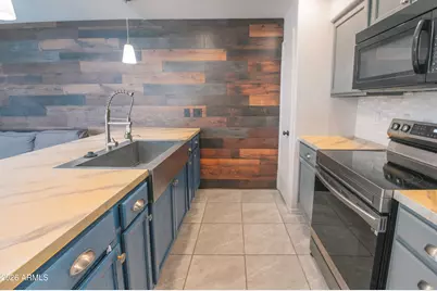 8140 N 107th Avenue #294, Peoria, AZ 85345 - Photo 11