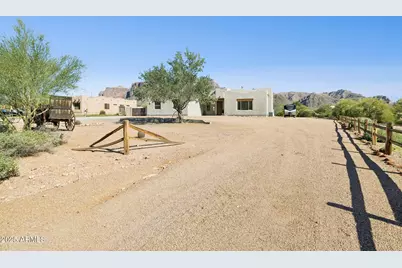 103 S Sixshooter Road S, Apache Junction, AZ 85119 - Photo 7