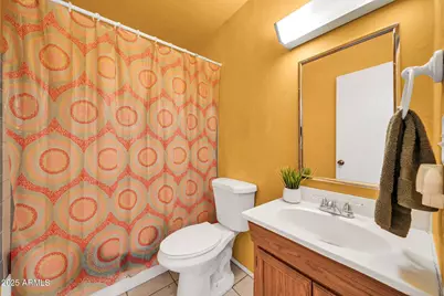 2142 W Paradise Drive, Phoenix, AZ 85029 - Photo 15