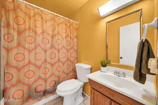 2142 W Paradise Dr, Phoenix, AZ 85029 - Photo 15