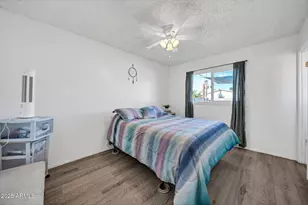 2142 W Paradise Dr, Phoenix, AZ 85029 - Photo 11