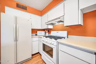 2142 W Paradise Dr, Phoenix, AZ 85029 - Photo 5