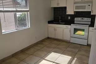 1551 E Christy Dr, Phoenix, AZ 85020 - Photo 3