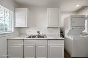 2709 N 7th St, Phoenix, AZ 85006 - Photo 9