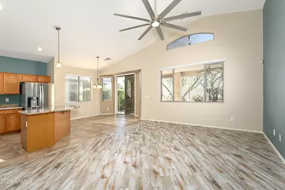 18478 N Canal Drive, Surprise, AZ 85374 - Photo 7