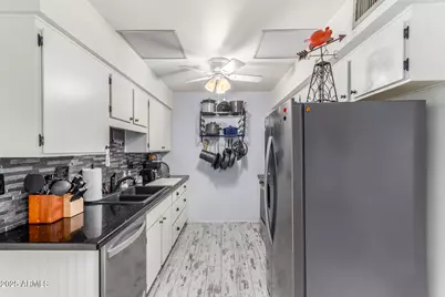 10161 W Thunderbird Boulevard, Sun City, AZ 85351 - Photo 13