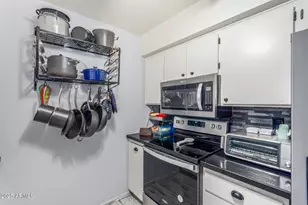 10161 W Thunderbird Blvd, Sun City, AZ 85351 - Photo 15