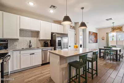 2753 E Fossil Ridge Road, Phoenix, AZ 85050 - Photo 1