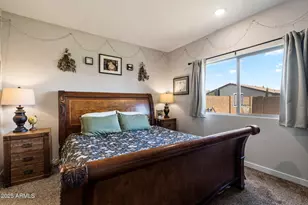 2753 E Fossil Rdg Rd, Phoenix, AZ 85050 - Photo 11