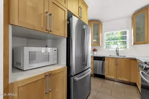 2208 E Earll Dr, Phoenix, AZ 85016 - Photo 15