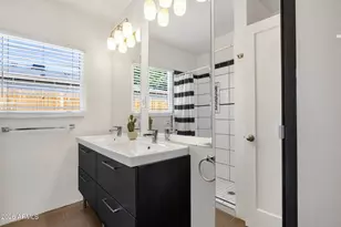 2208 E Earll Dr, Phoenix, AZ 85016 - Photo 25