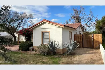 2208 E Earll Drive, Phoenix, AZ 85016 - Photo 3