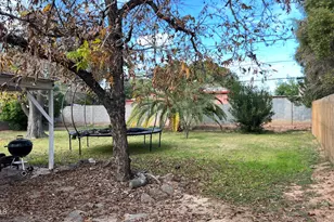 2208 E Earll Dr, Phoenix, AZ 85016 - Photo 9