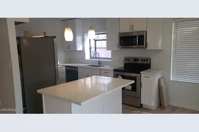 2001 W Summit Place, Chandler, AZ 85224 - Photo 5