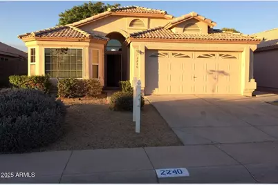 2240 E Aire Libre Avenue, Phoenix, AZ 85022 - Photo 1