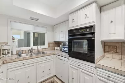 8479 E Chaparral Road, Scottsdale, AZ 85250 - Photo 15