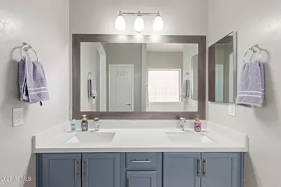 8632 S 10th Lane, Phoenix, AZ 85041 - Photo 11