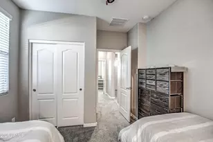 2842 E Fraktur Rd, Phoenix, AZ 85040 - Photo 5