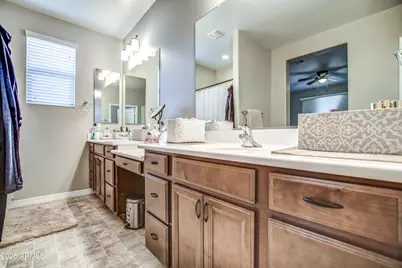 2842 E Fraktur Road, Phoenix, AZ 85040 - Photo 23