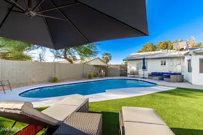 3329 E Palm Lane, Phoenix, AZ 85008 - Photo 1