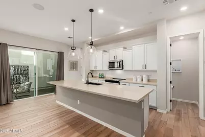 283 E Balsam Drive, Chandler, AZ 85286 - Photo 9