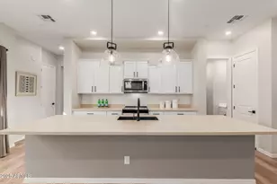 283 E Balsam Dr, Chandler, AZ 85286 - Photo 7