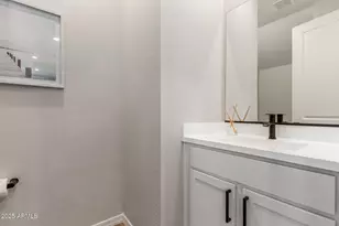 283 E Balsam Dr, Chandler, AZ 85286 - Photo 15