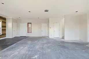 1030 E Odeum Ln, Phoenix, AZ 85040 - Photo 7