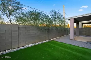 1030 E Odeum Ln, Phoenix, AZ 85040 - Photo 33