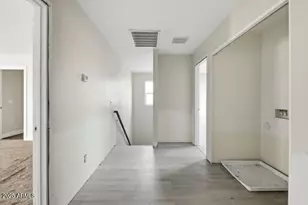 1030 E Odeum Ln, Phoenix, AZ 85040 - Photo 13