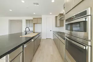 15691 W Mercer Ln, Surprise, AZ 85379 - Photo 9