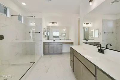 15691 W Mercer Lane, Surprise, AZ 85379 - Photo 29