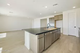 15691 W Mercer Ln, Surprise, AZ 85379 - Photo 11