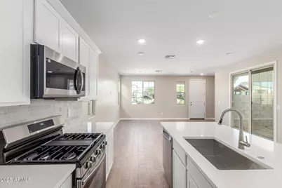 15605 S 180th Lane, Goodyear, AZ 85338 - Photo 13